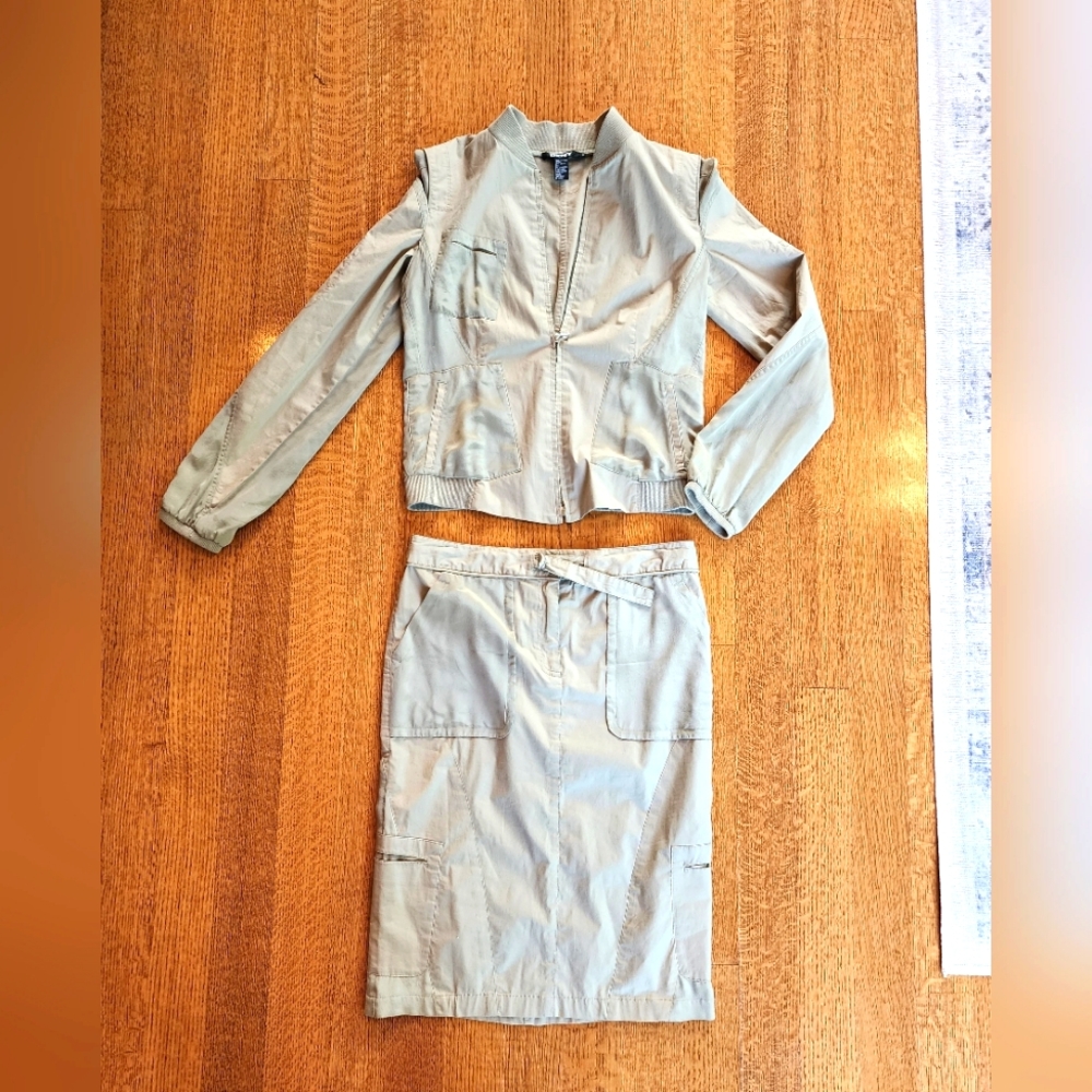 DKNY Safari Two Piece Jacket/Skirt Set, Sz 8